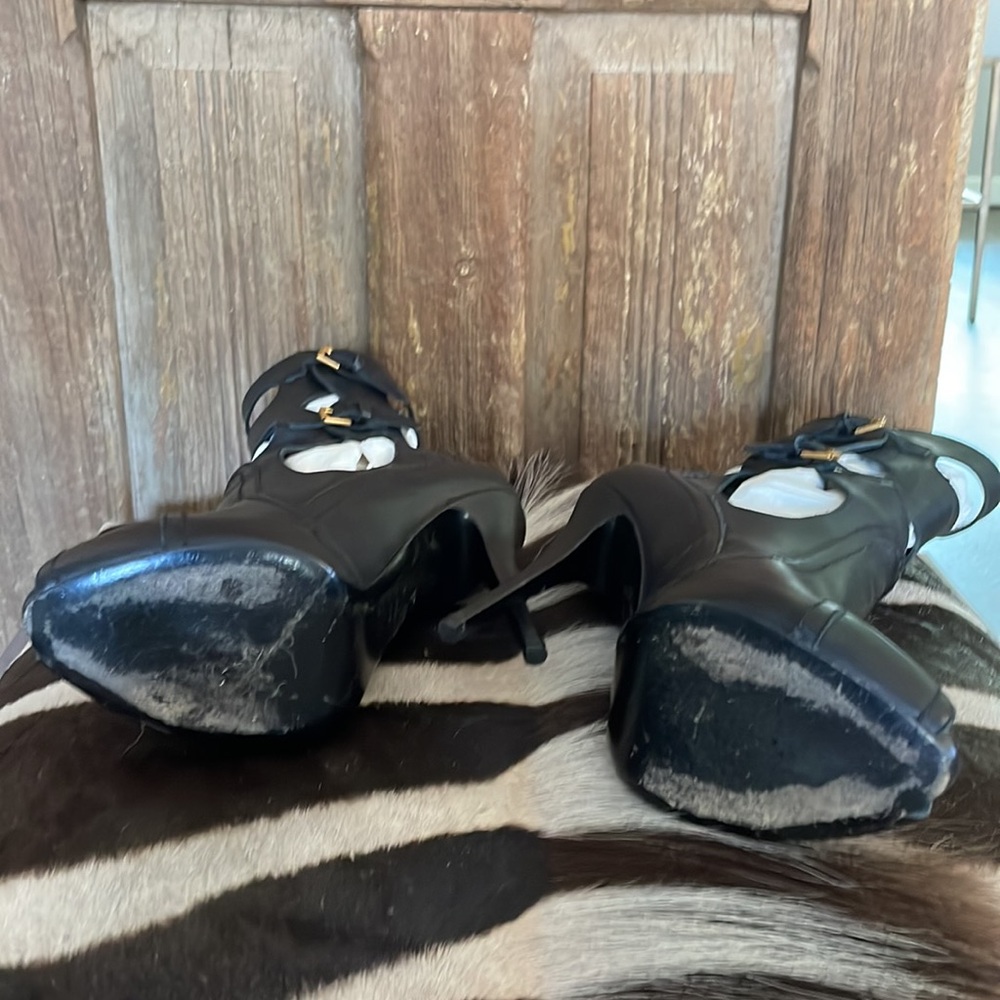 Alexander McQueen Black Leather Cutout Accent Boots
Size 38.5 - Picture 8 of 12